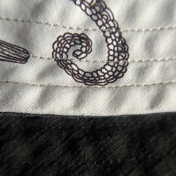 OndadeMar Ladies Reversible Seahorse Bucket Hat - Picture 12 of 16